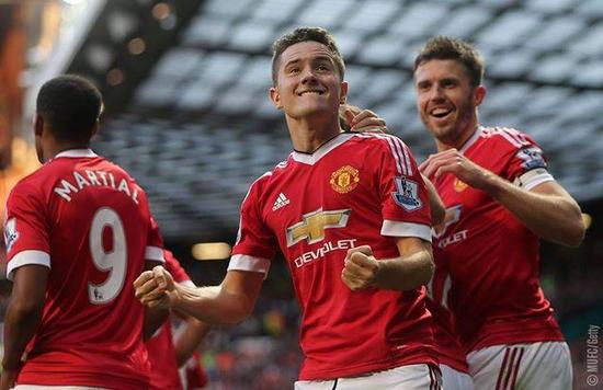 象背后的危 象背后的危